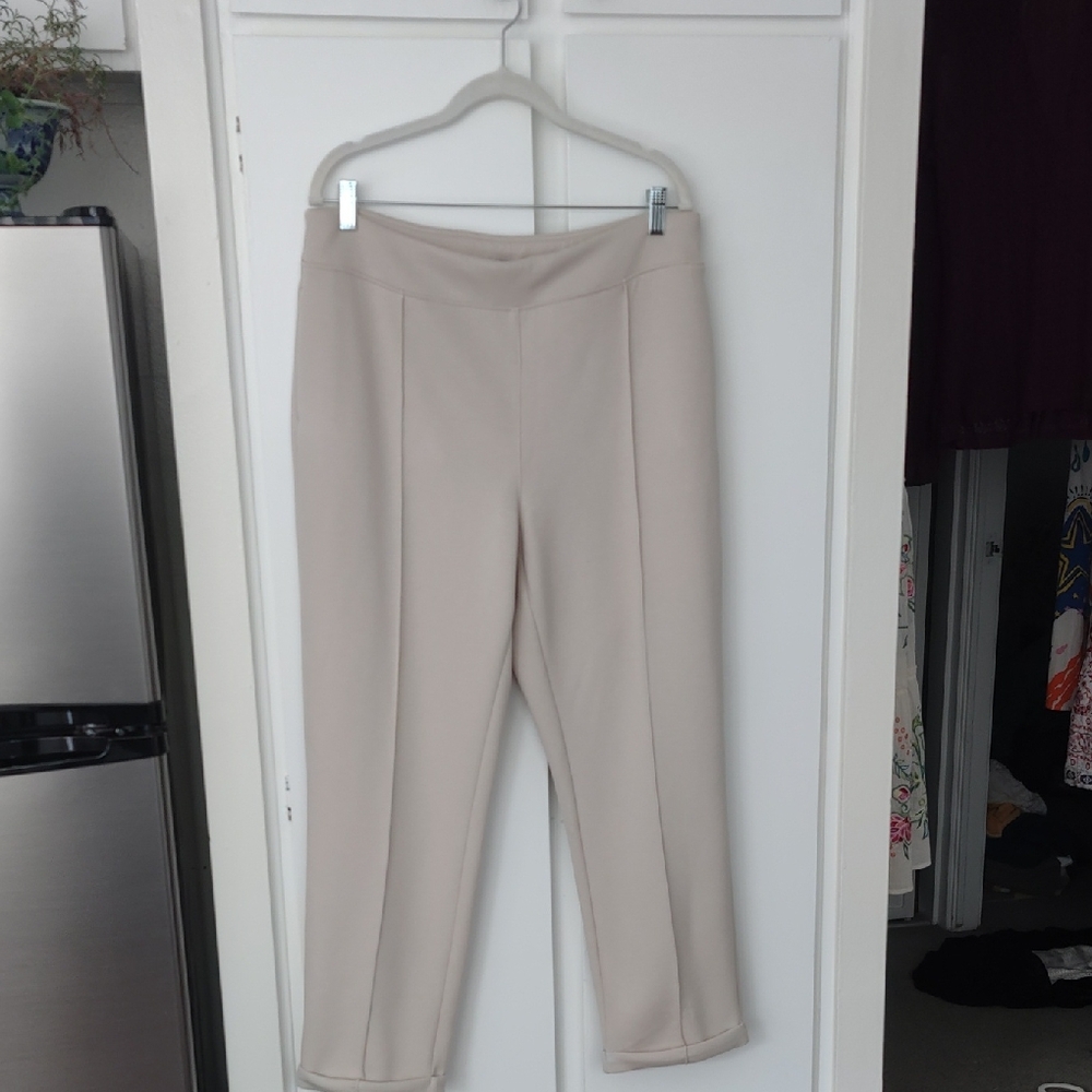 Walter Hagen Women's Cream Ankle Pants